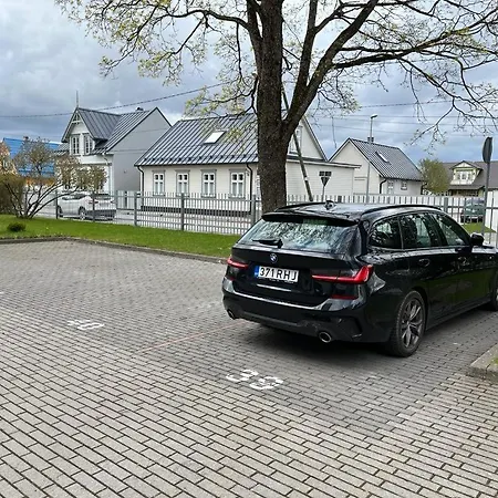 Self Check-in 24-7 And Free Parking *